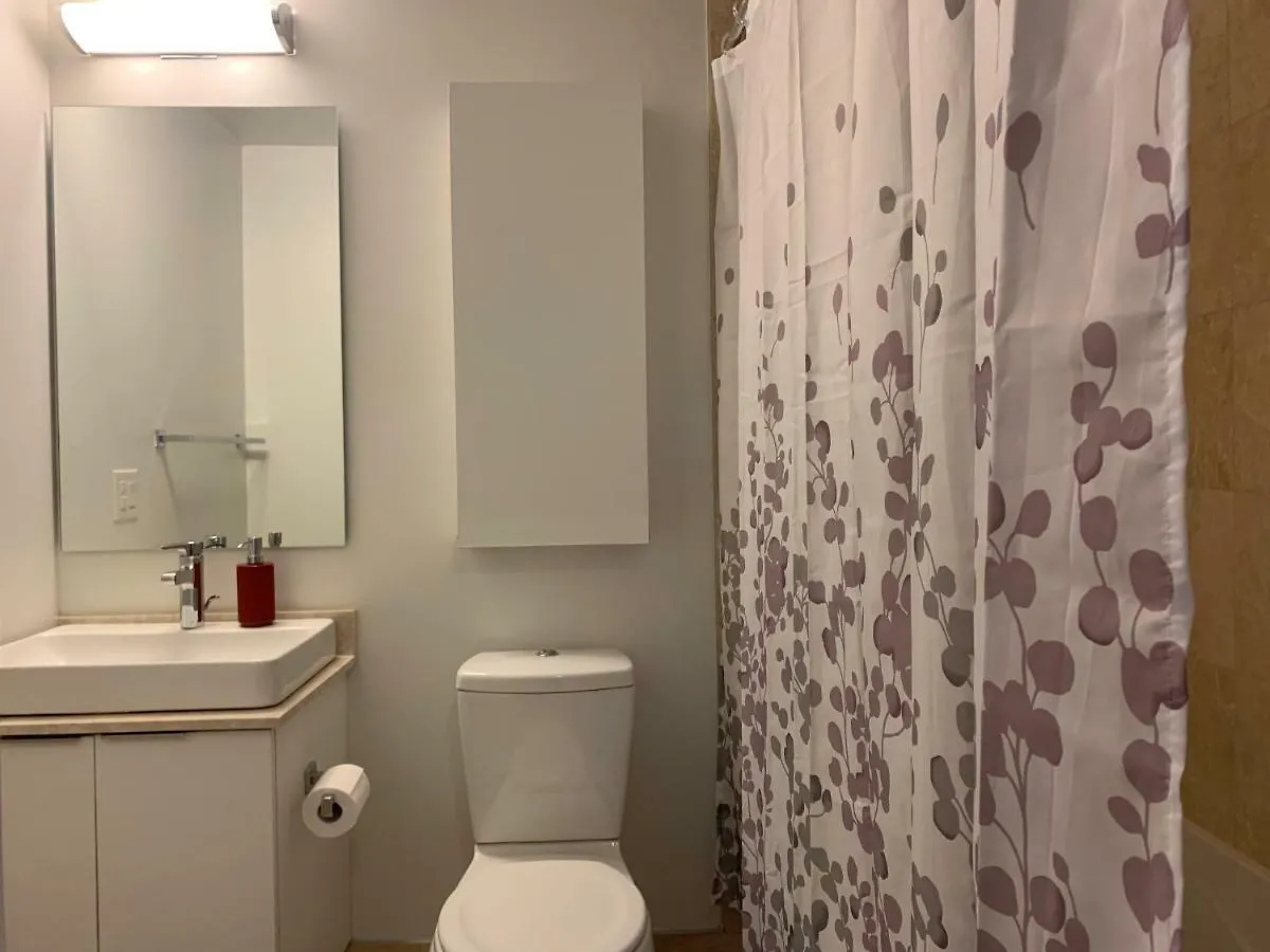 Aaira Suites Toronto 0*,